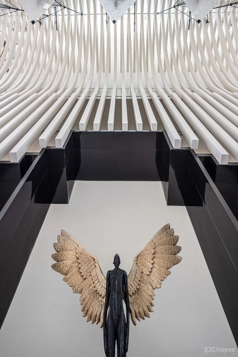 永恒的优雅—摩登线条勾勒魅力空间