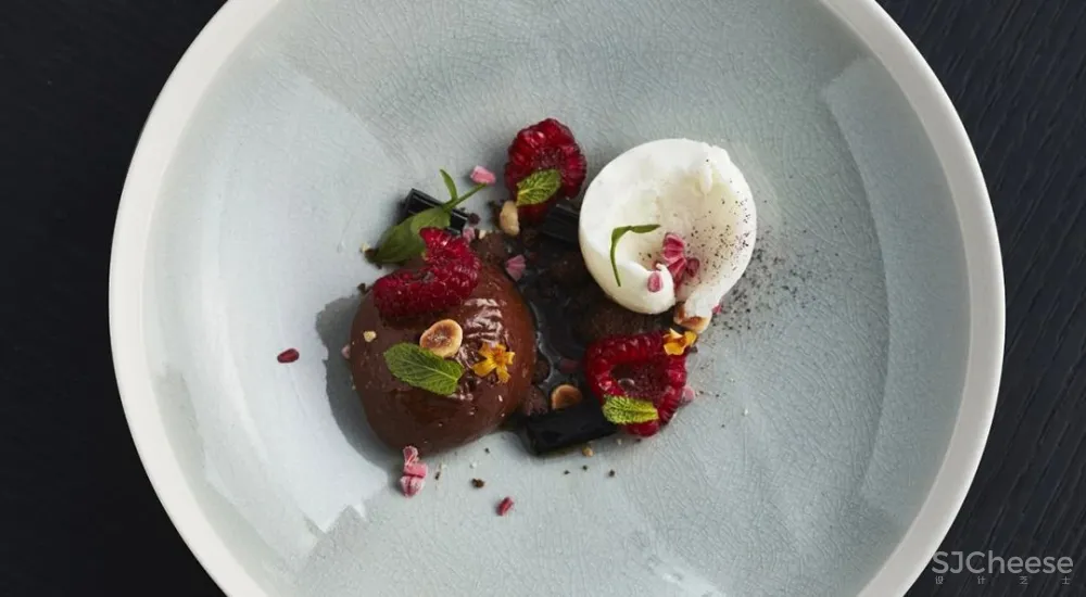 800年火山口的心灵治愈系酒店,全世界都来泡绝美蓝色温泉!