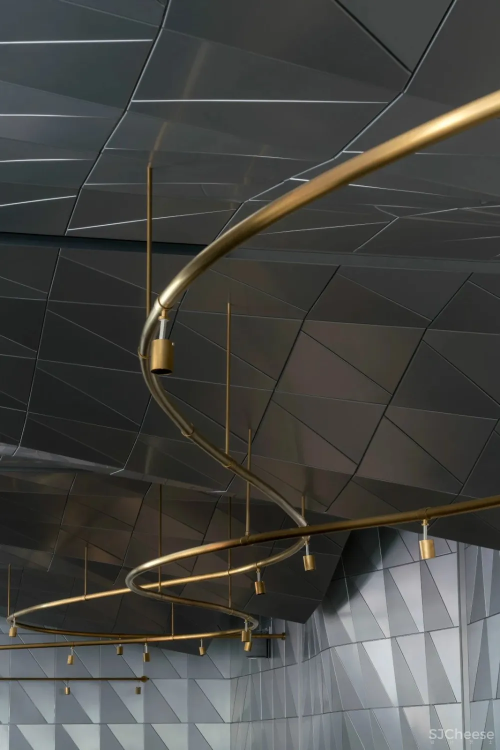 蜂鸟设计:续航14年,他们创作的餐饮空间“很超纲”