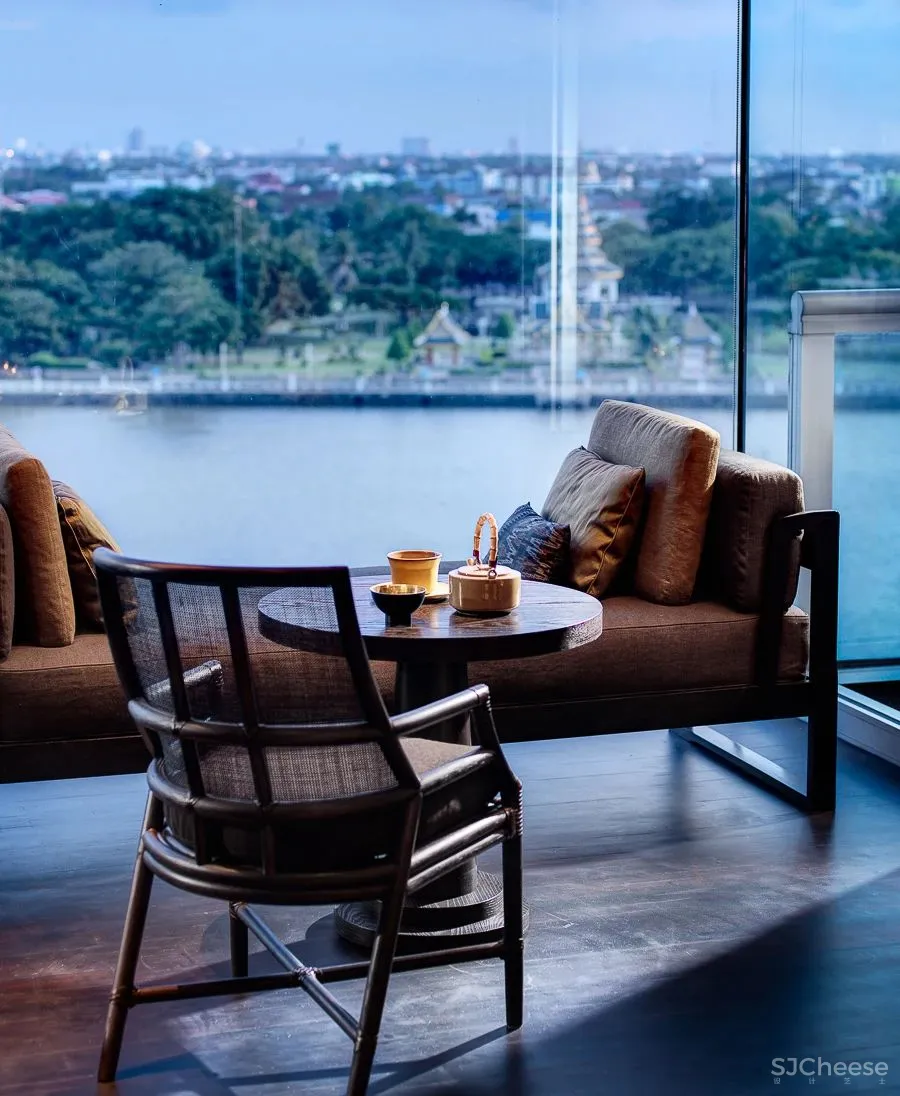 他曾与Kerry Hill 一起设计安缦伊沐,自然朴质的极致呈现