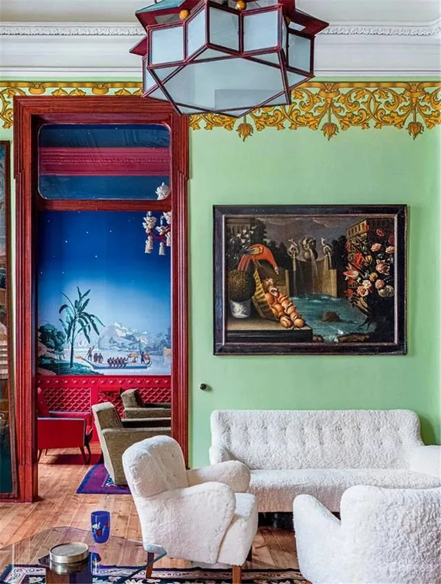 “红底鞋之父”的家：阳光与色彩洋溢的“宫殿”