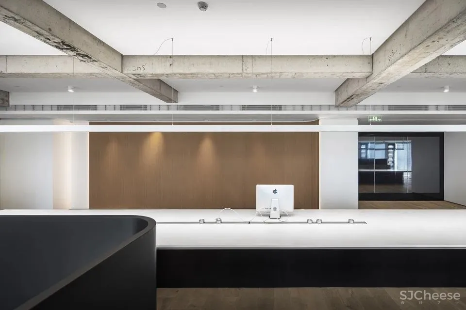 新作 凌笛OFFICE：重现旧工业时代质感 万境设计