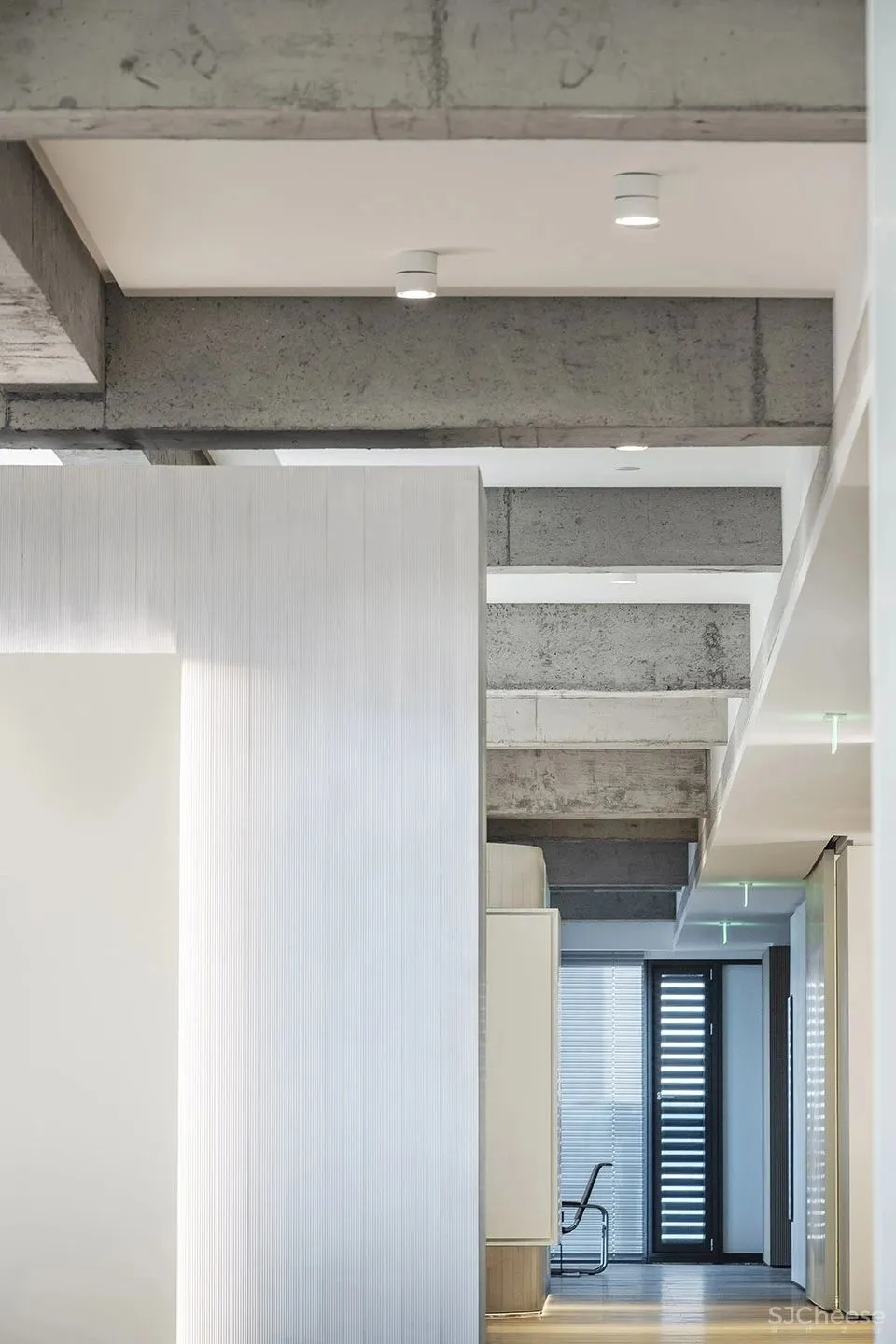 新作 凌笛OFFICE：重现旧工业时代质感 万境设计