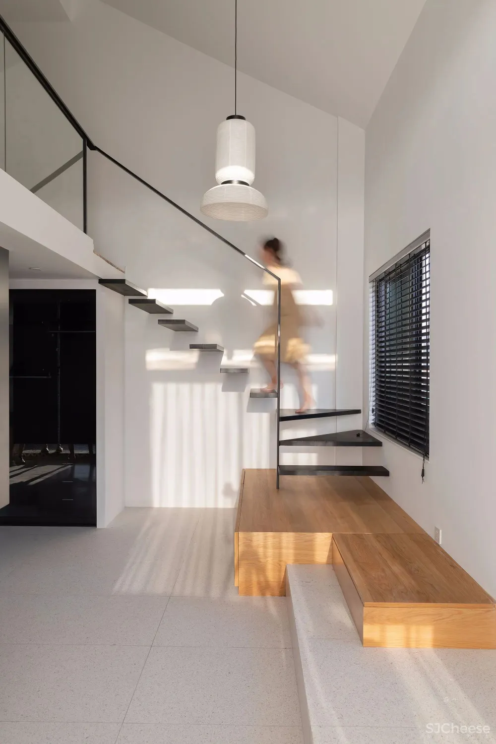 242㎡五室四卫，30种高级撞色，还有悬浮衣帽间 空中花园？！