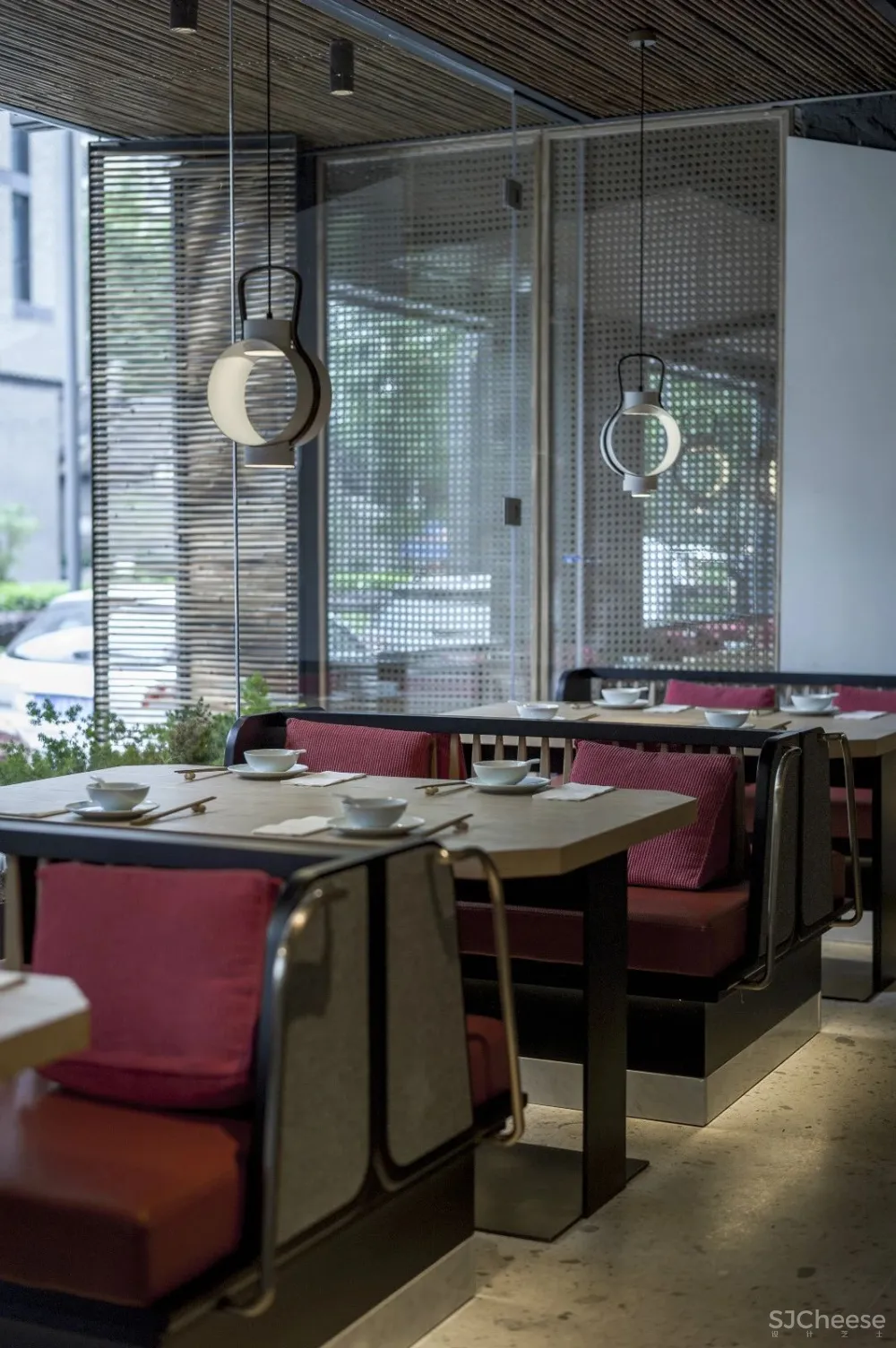 蜂鸟设计:续航14年,他们创作的餐饮空间“很超纲”