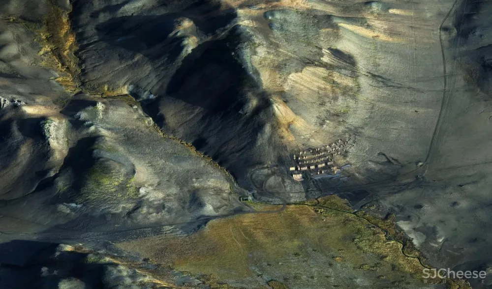 800年火山口的心灵治愈系酒店,全世界都来泡绝美蓝色温泉!