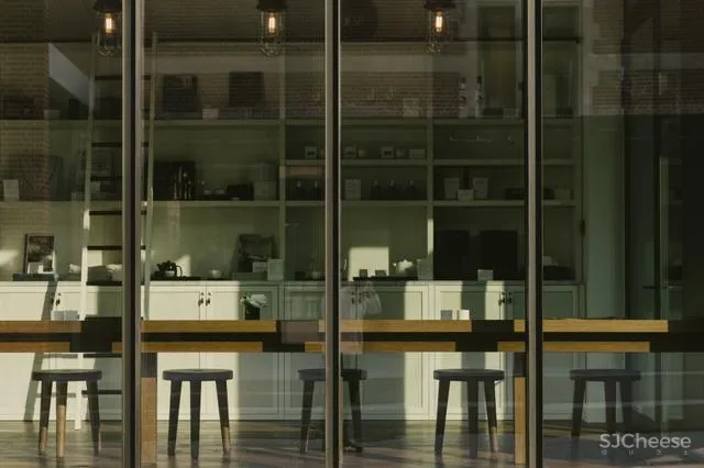 比利时修道院改造的August酒店-古典主义与现代元素的碰撞!