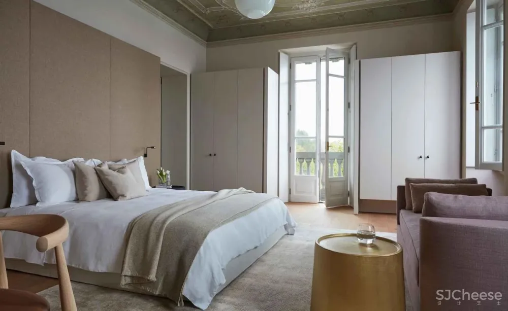 他曾与Kerry Hill 一起设计安缦伊沐,自然朴质的极致呈现