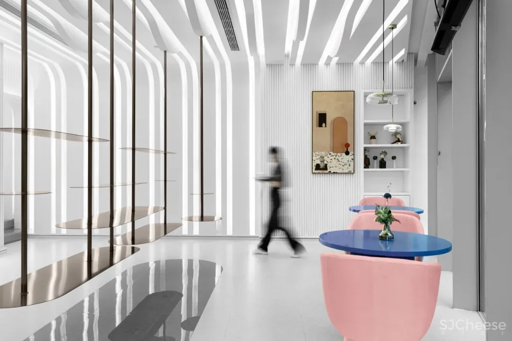 80㎡“鸟巢”概念店,网红门面的极简趣味!