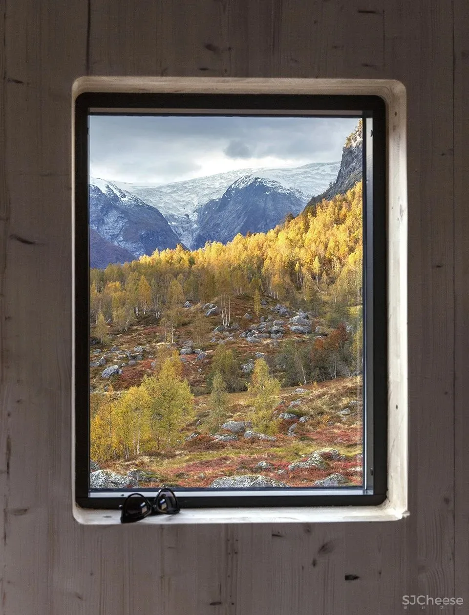 “冰川来客”的福音！五边形倾斜小木屋抵御极端气候，成为徒步旅行者的温暖避风港