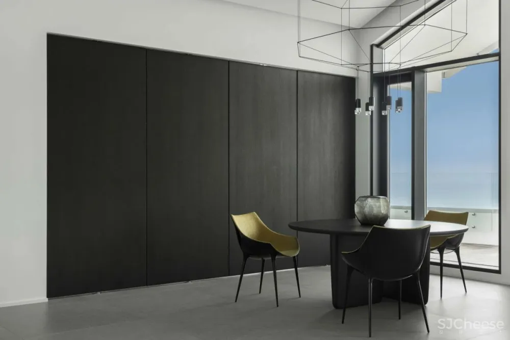 黑白极简顶层公寓，打造一流的低奢气场!