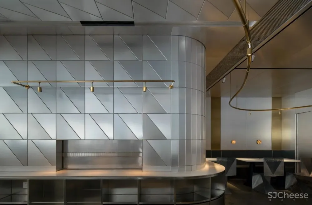 蜂鸟设计:续航14年,他们创作的餐饮空间“很超纲”