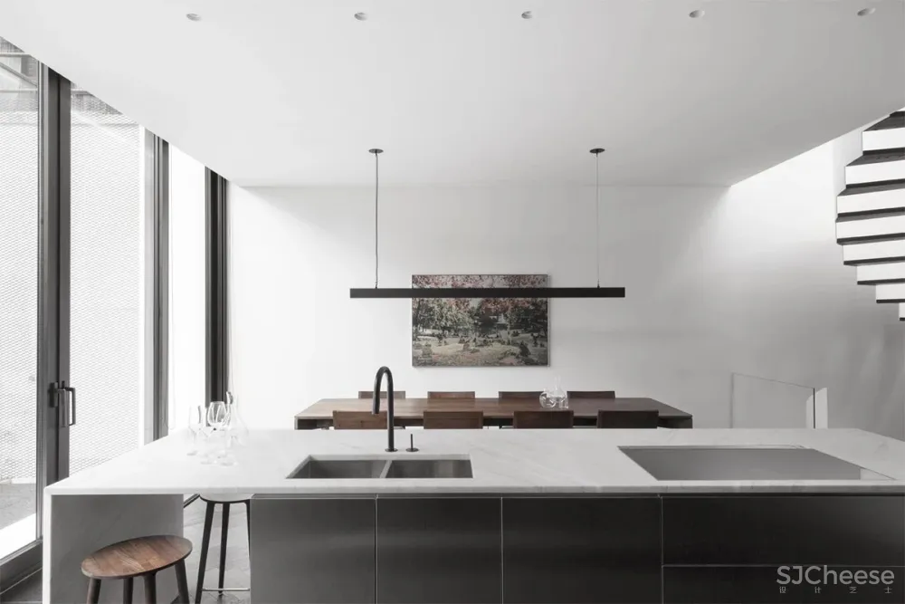 有色彩洁癖的设计师，设计的家居是什么样的？