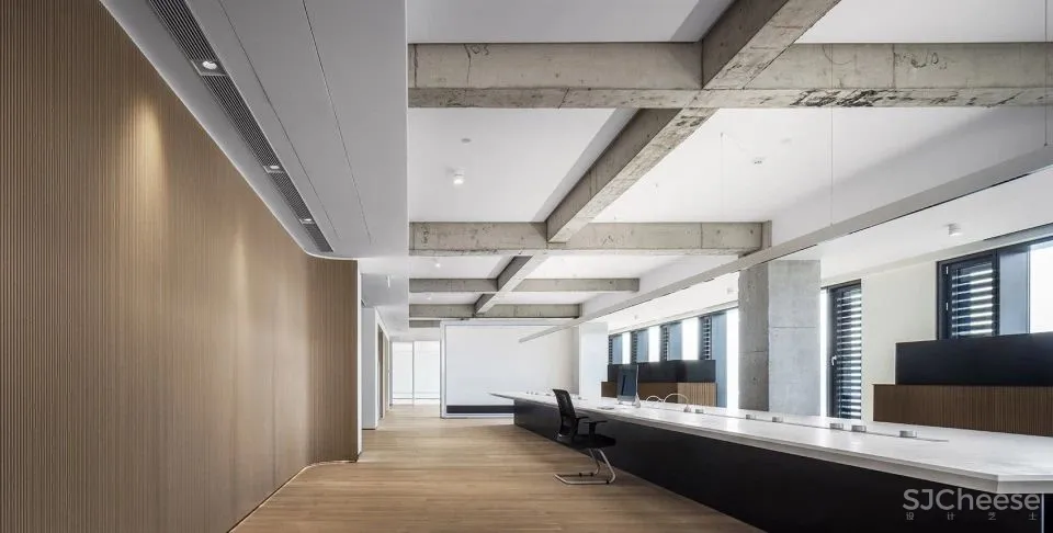 新作 凌笛OFFICE：重现旧工业时代质感 万境设计