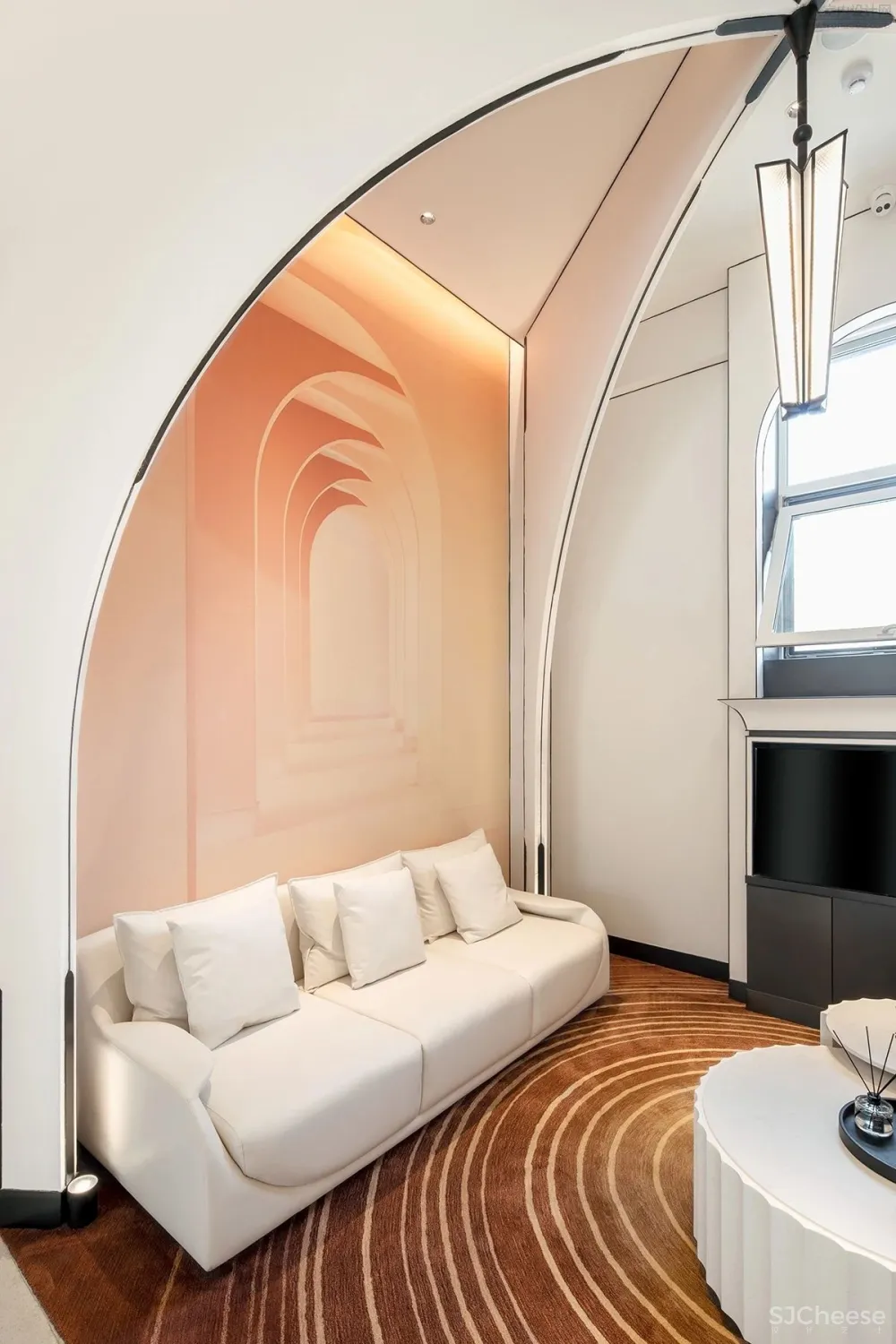 永恒的优雅—摩登线条勾勒魅力空间