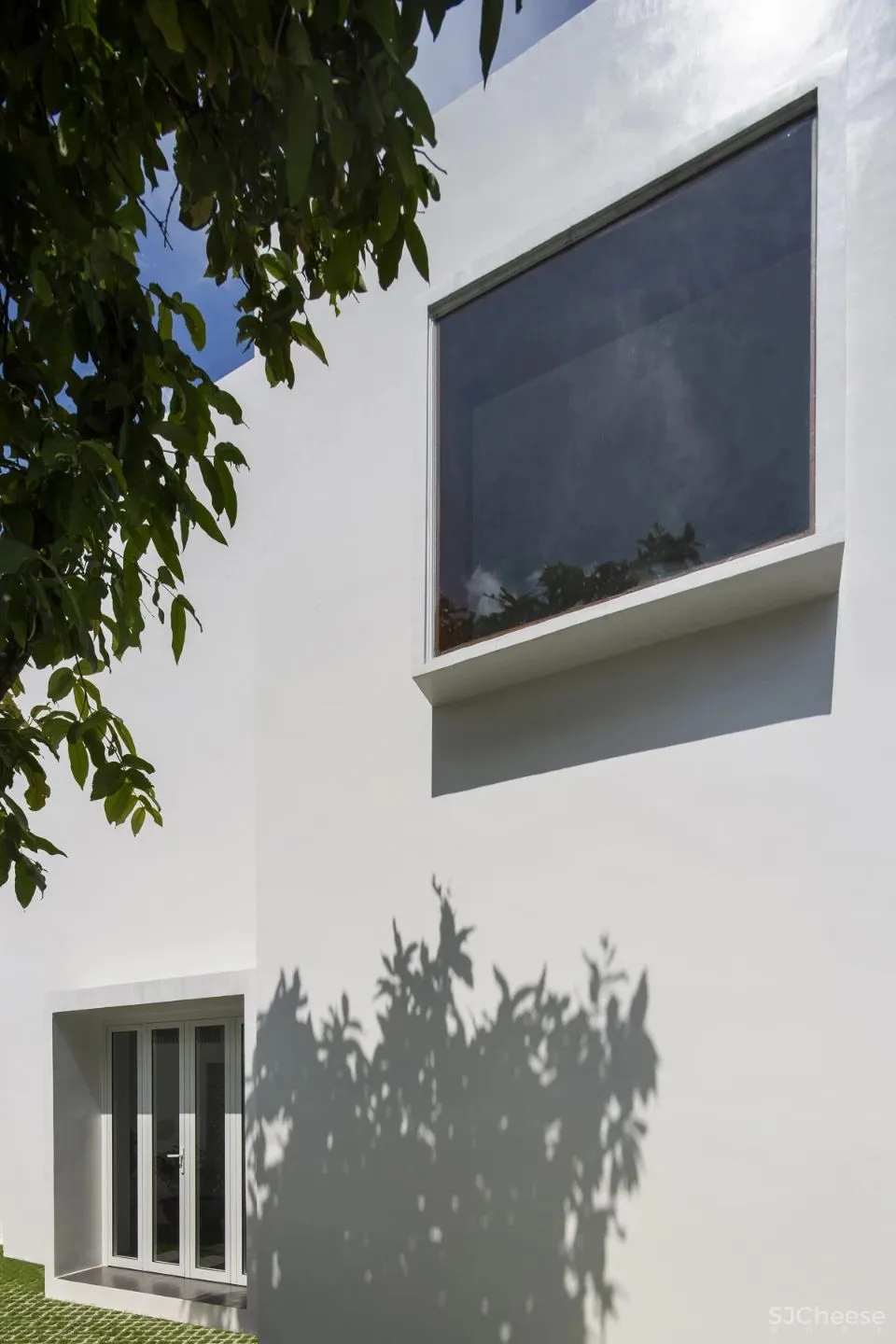 花园联系私密空间的三口之家 T住宅 Creative Architects