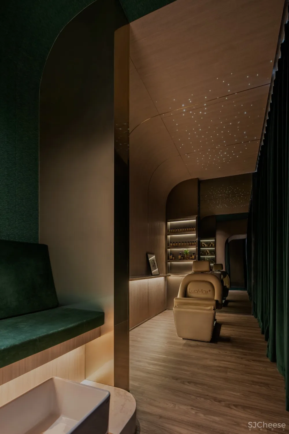 在城市绿洲，驶向心灵的列车