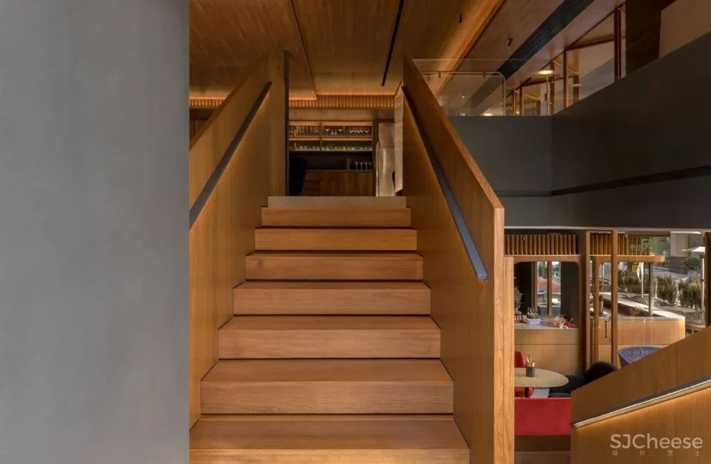 蜂鸟设计:续航14年,他们创作的餐饮空间“很超纲”