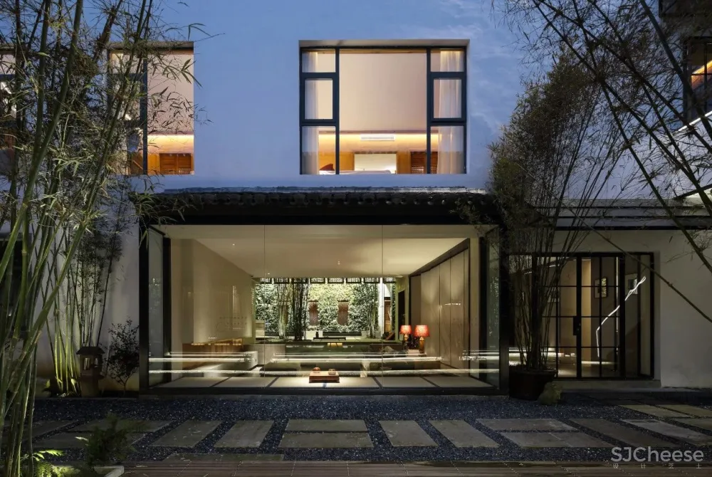 睡loft浴缸房躺看重庆山城一线江景,信步打卡宏村拍汉服写真