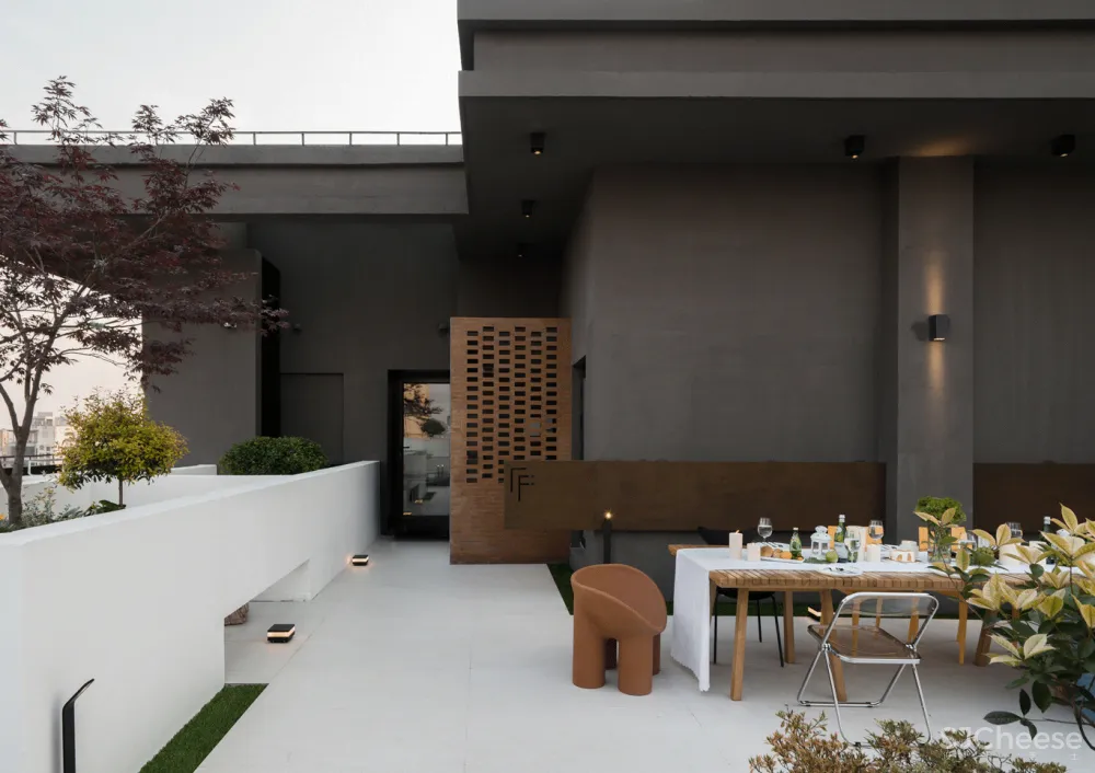 FF STUDIO:红墙之下,“度假式”办公空间