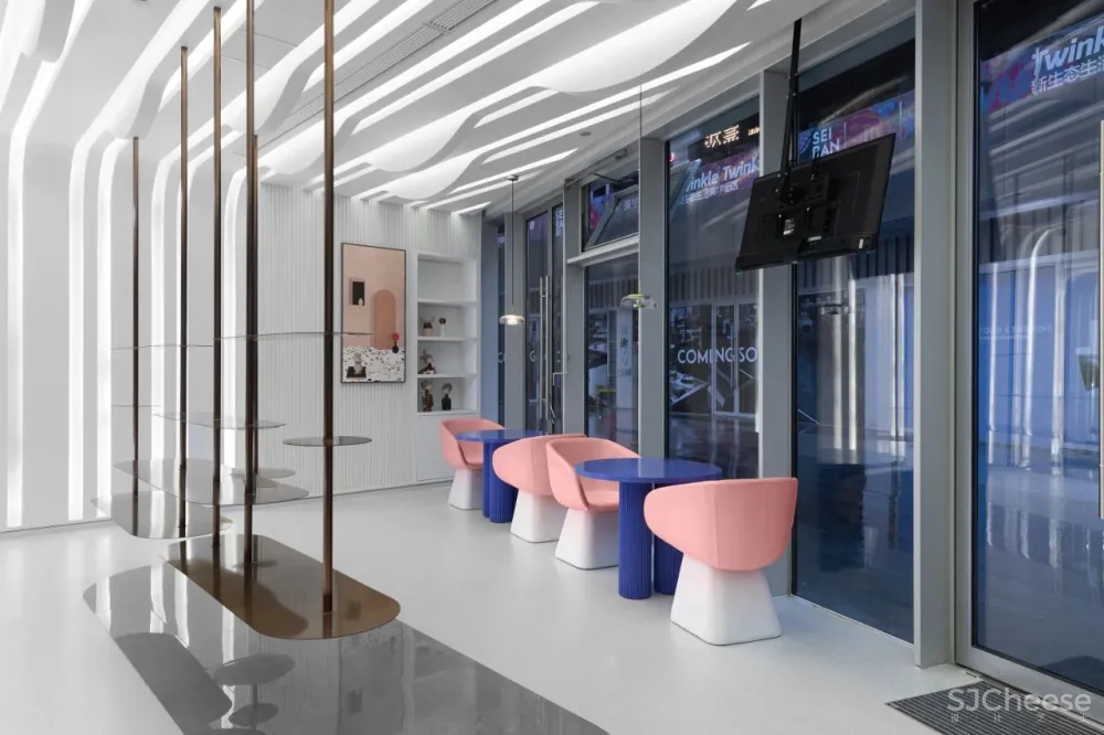 80㎡“鸟巢”概念店,网红门面的极简趣味!