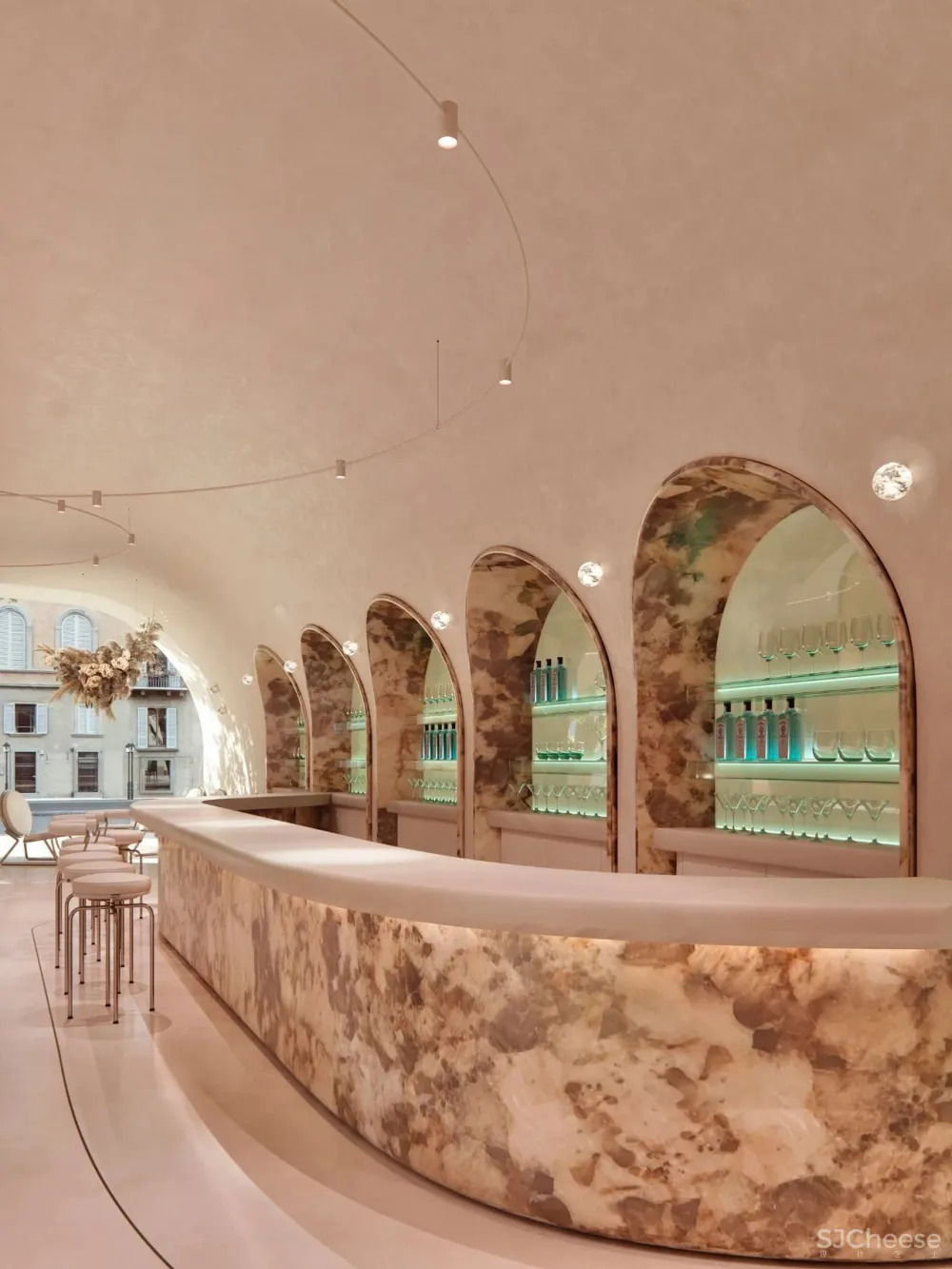 Konstantin Sharlykov新作丨舒适惬意、怡然自得的“甜蜜”之旅