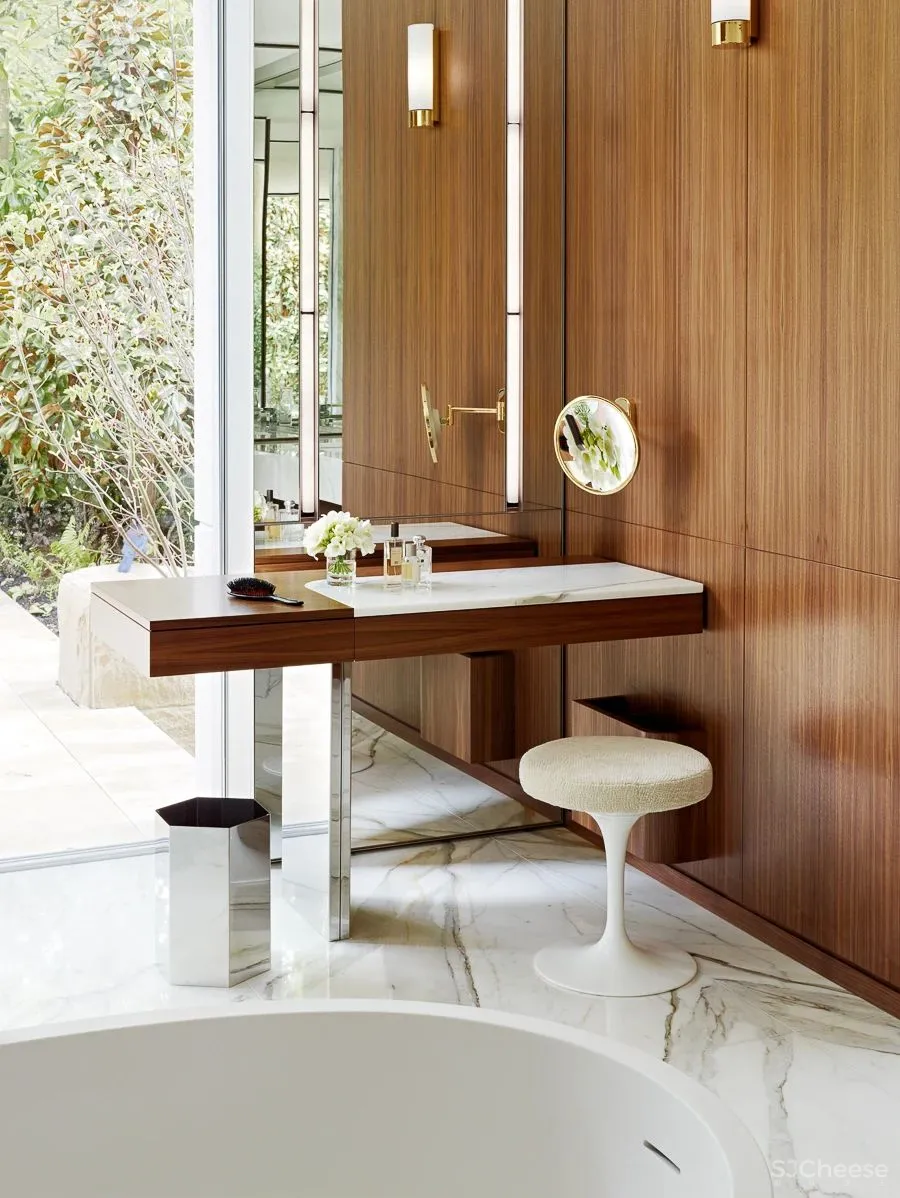 他曾与Kerry Hill 一起设计安缦伊沐,自然朴质的极致呈现