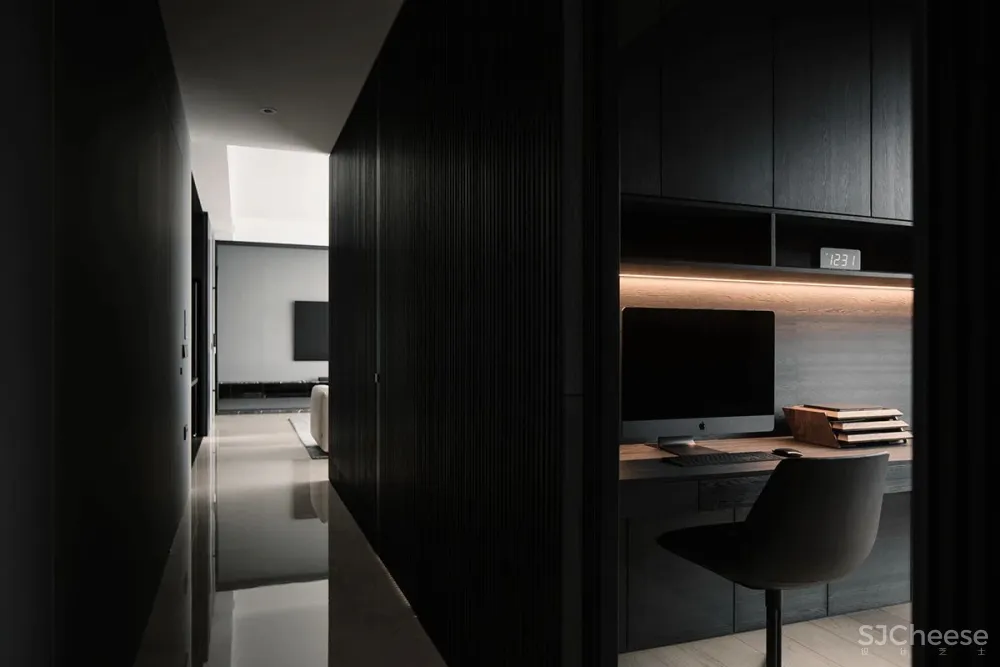146㎡ 黑色调公寓,打造别样的轻奢感
