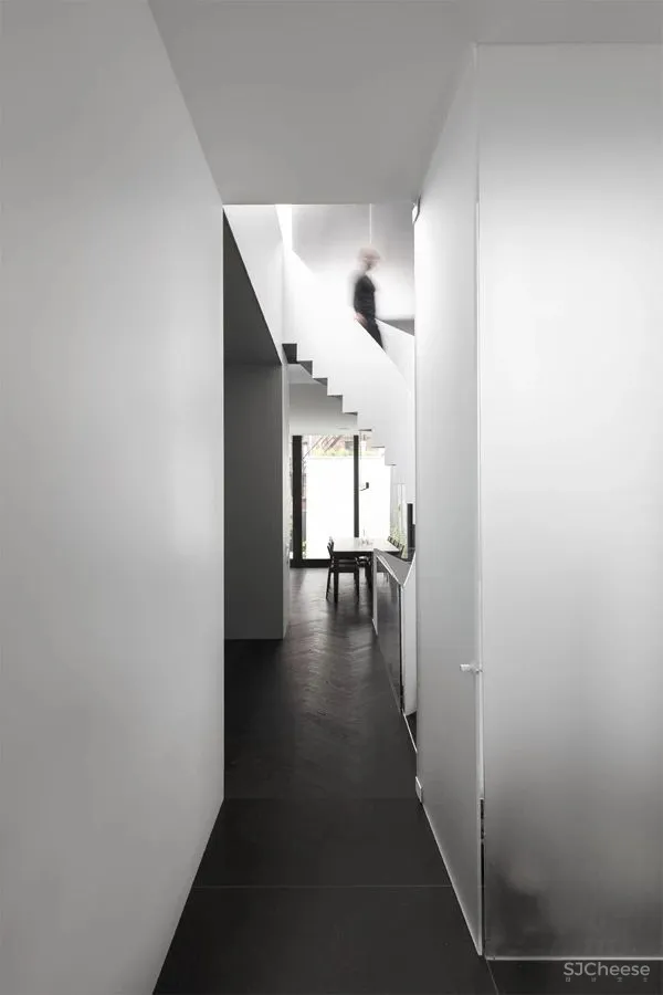 有色彩洁癖的设计师，设计的家居是什么样的？