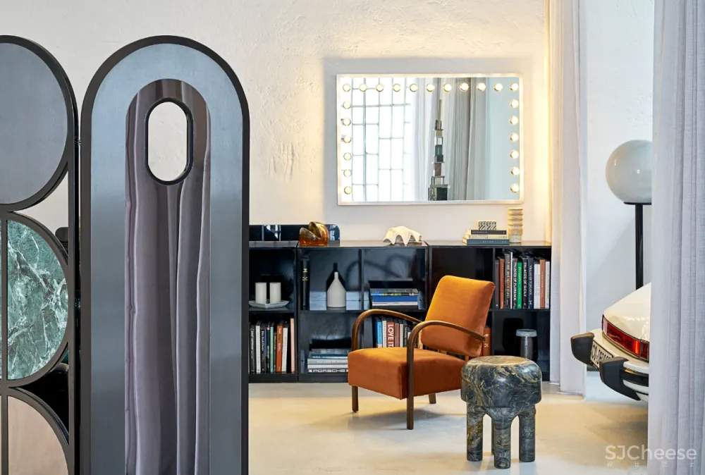 摆满艺术品的 LOFT,才是有腔调的家