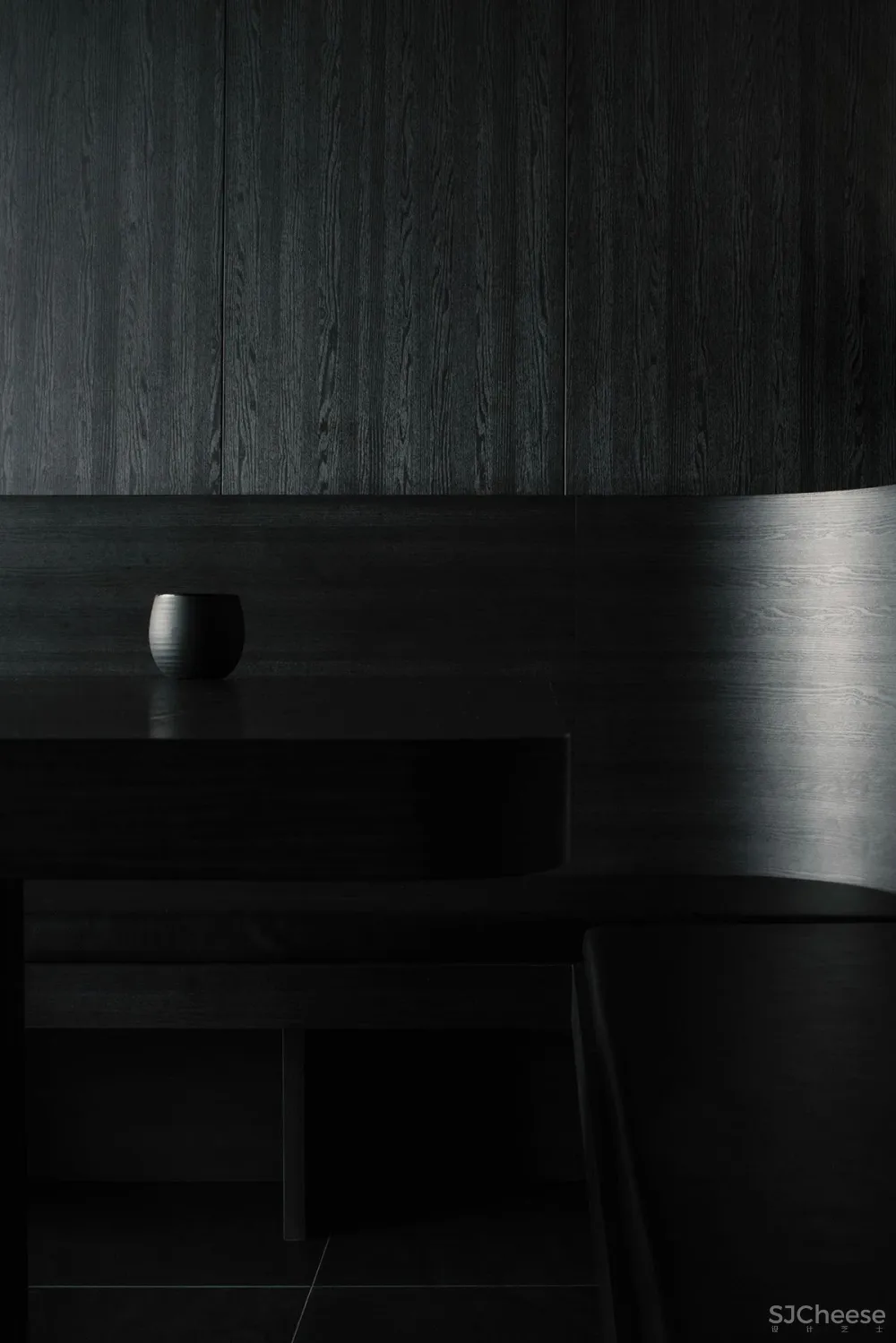 146㎡ 黑色调公寓,打造别样的轻奢感