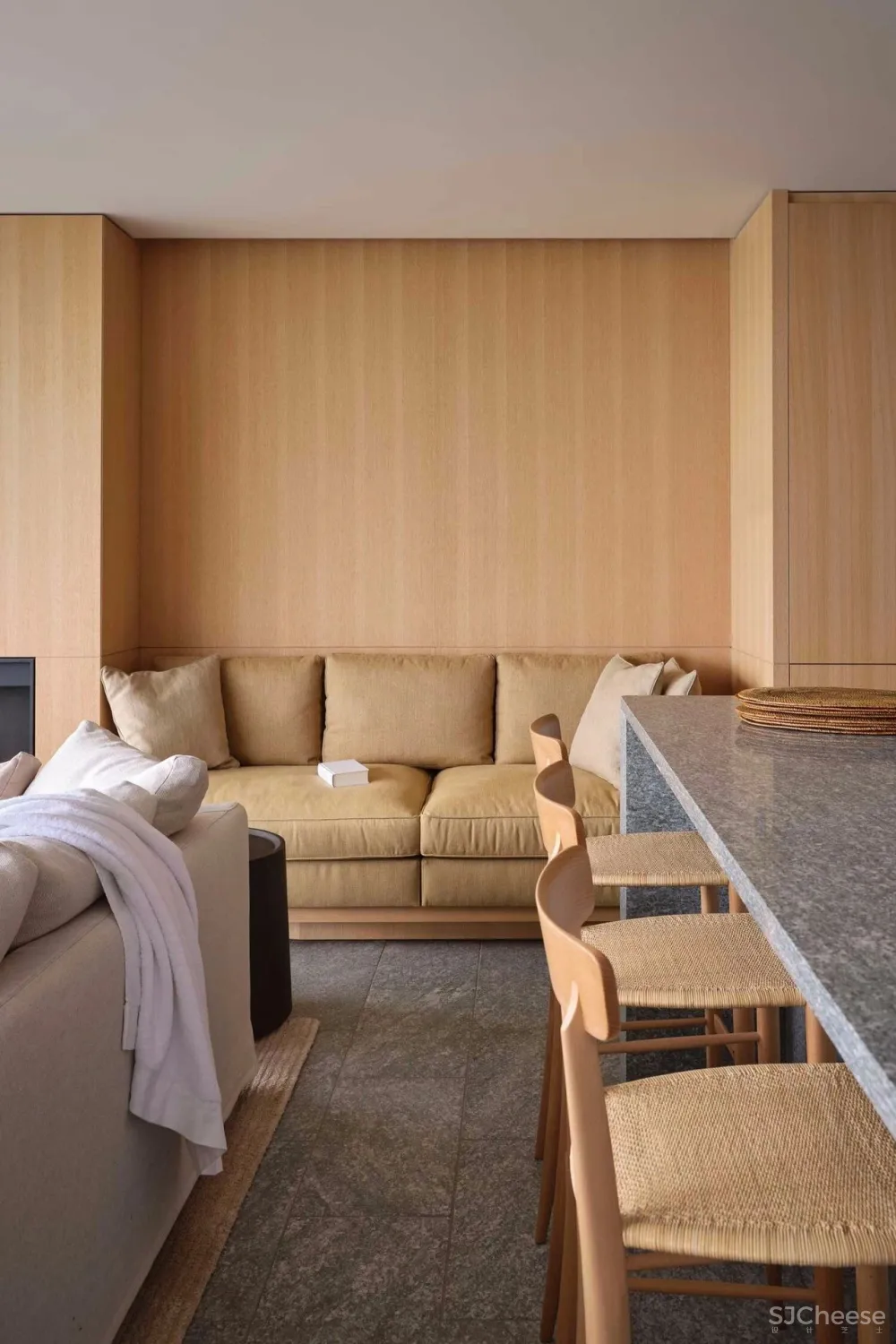 他曾与Kerry Hill 一起设计安缦伊沐,自然朴质的极致呈现