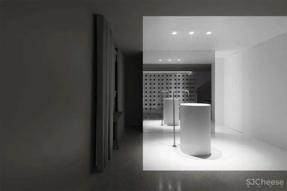 有色彩洁癖的设计师，设计的家居是什么样的？