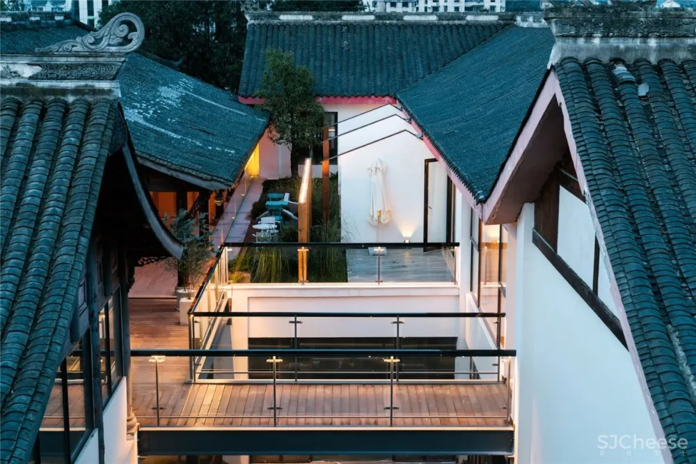 被《青春环游记2》中的这家民宿惊艳到了,位于小众都江堰,400+就睡到范丞丞同款