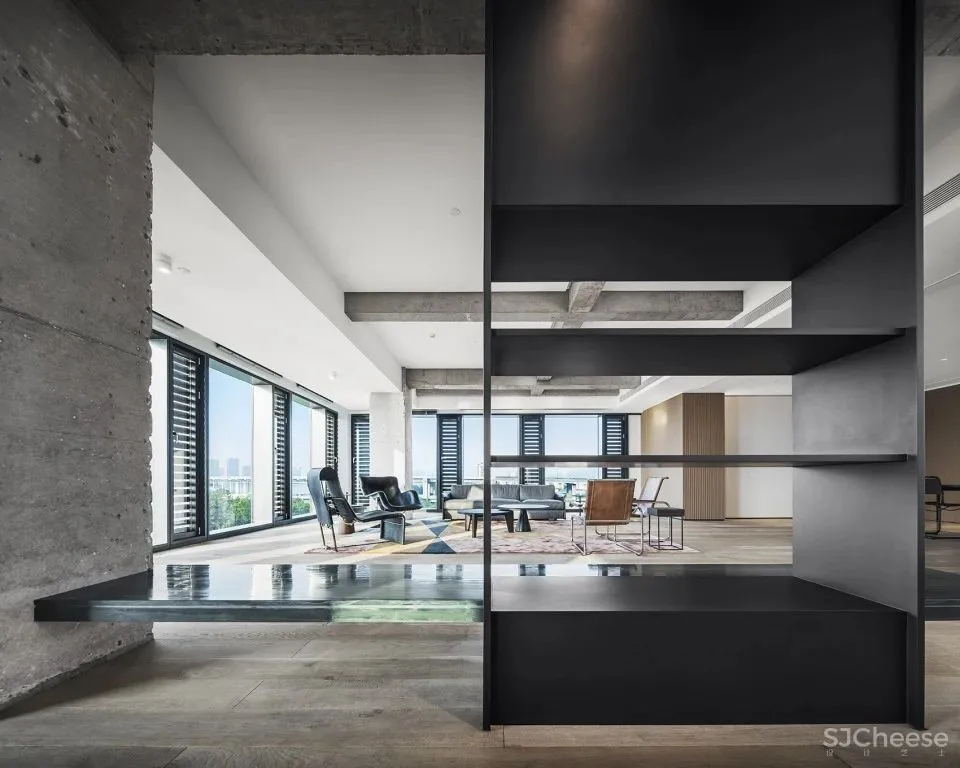 新作 凌笛OFFICE：重现旧工业时代质感 万境设计