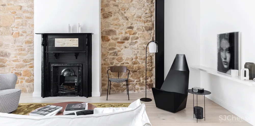 老房改造，一面石头墙美了整个家！