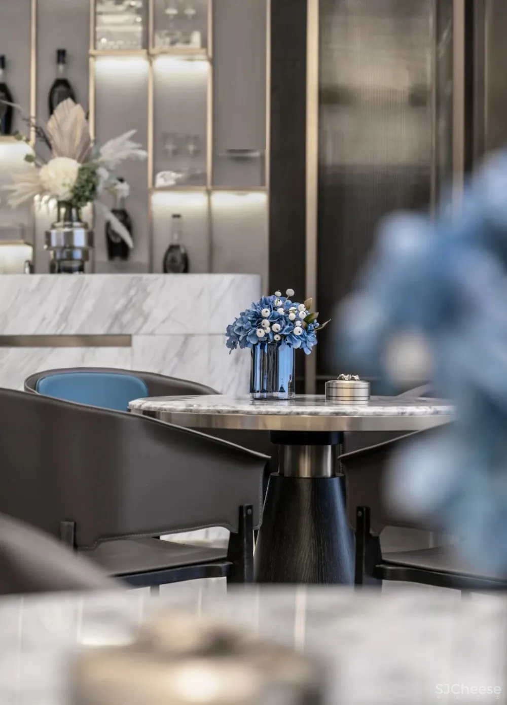 “半城山色半城湖” ,抒写一方精神文明