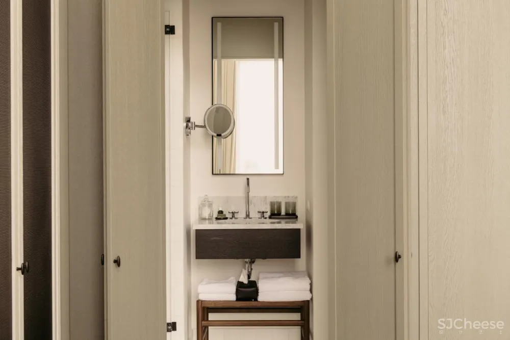 比利时修道院改造的August酒店-古典主义与现代元素的碰撞!