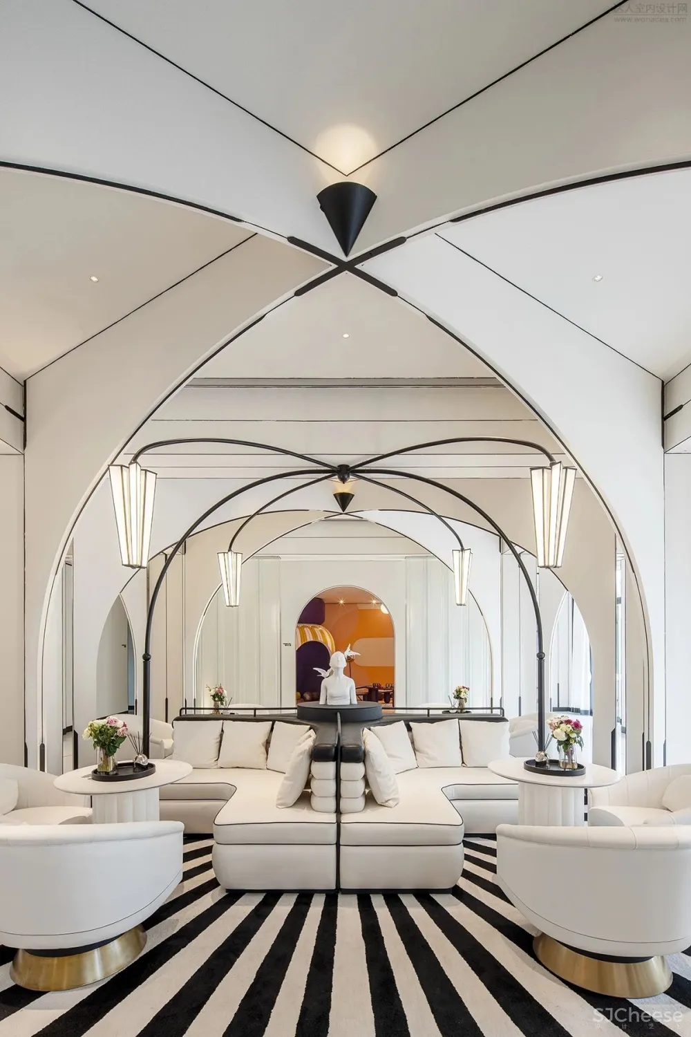 永恒的优雅—摩登线条勾勒魅力空间