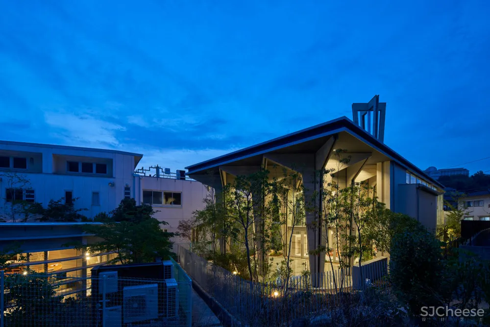 日本设计的幼儿园食堂,还能开生日趴,有员工休息区,空间利用到了极致