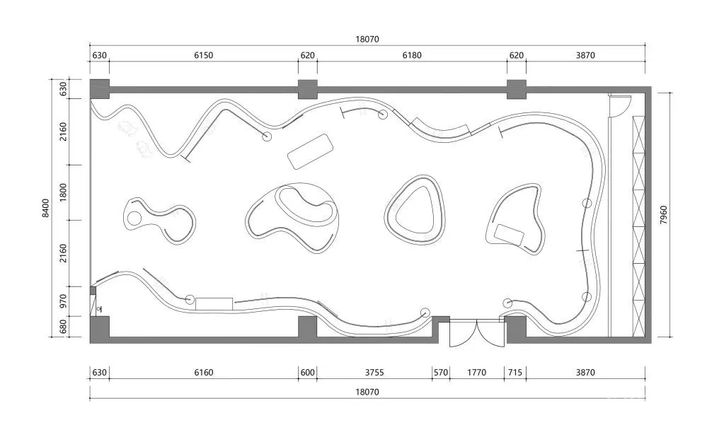 "翩若惊鸿,婉若游龙"—女装概念店