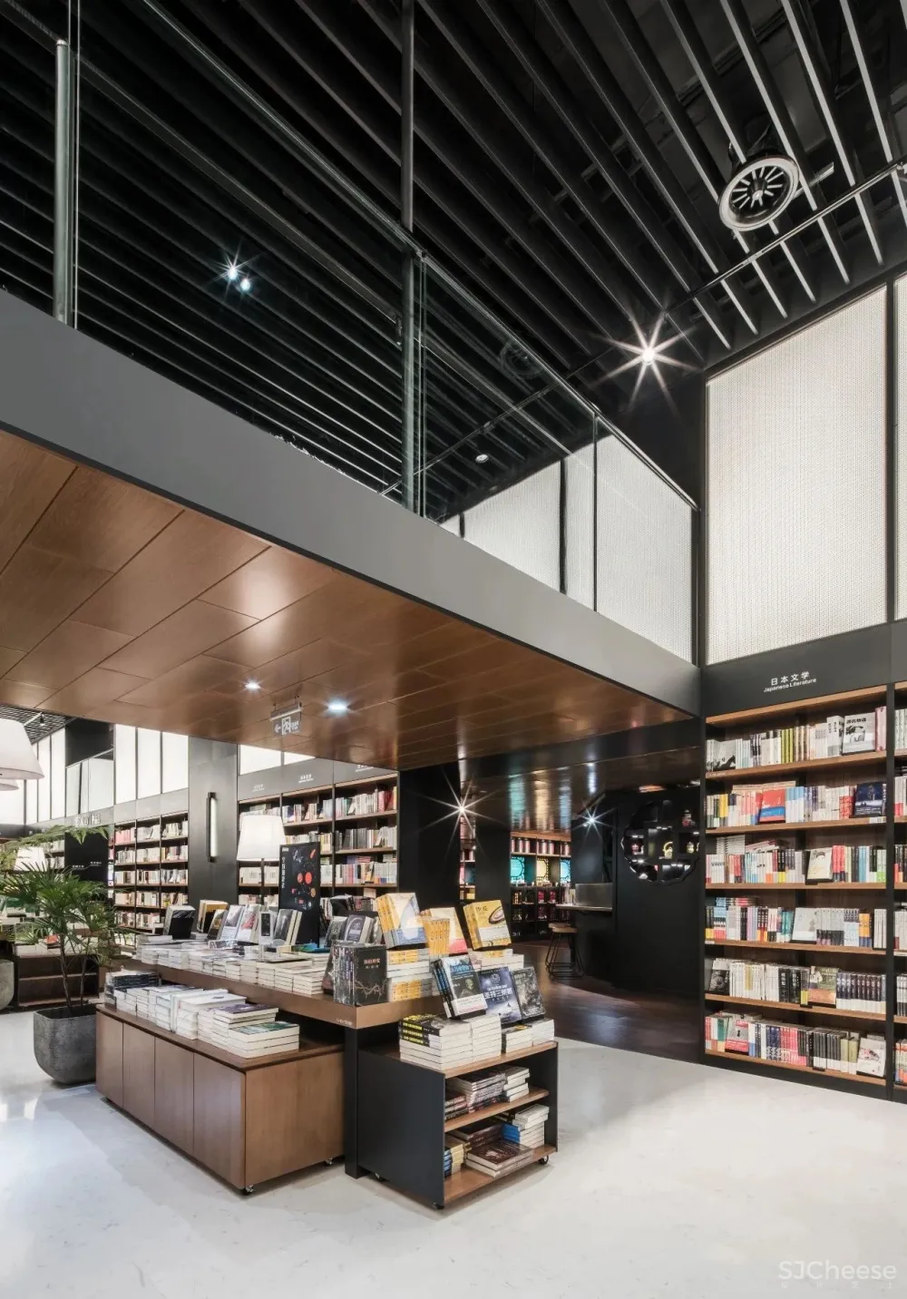 李玮珉新作 成都「九方書店」效果图和实景照片