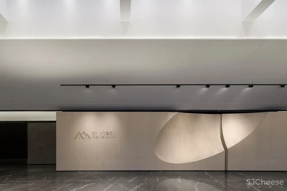 时代 光 静谧 美的内核