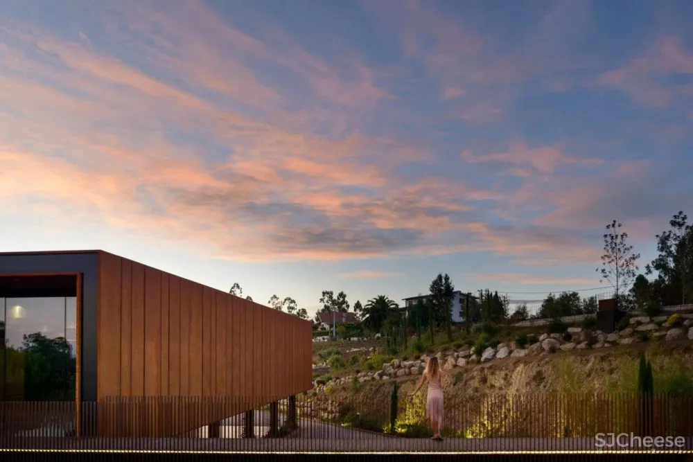 MMV arquitectos丨悬浮的盒子，葡萄牙