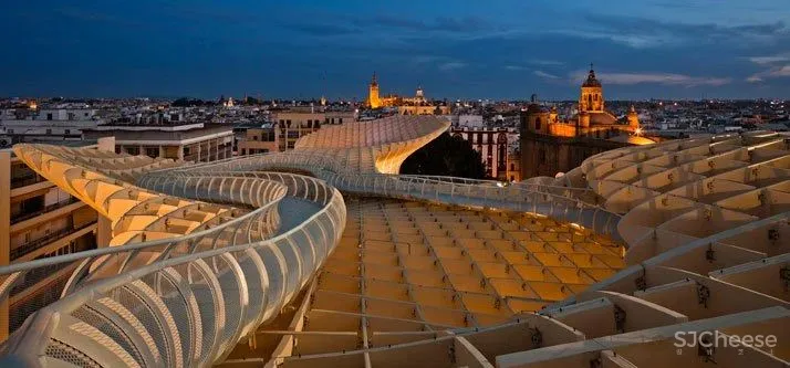 5300m² 农村超级豪宅,将家打造成生态游乐园,还自带足球场!