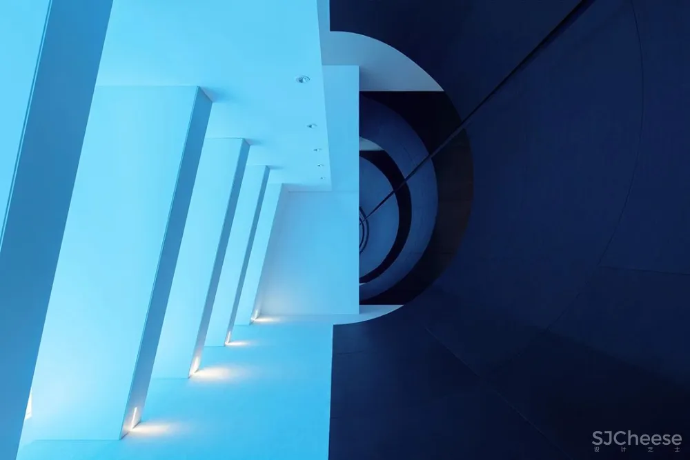 丁 鹏 文 极 简 到 极 致！