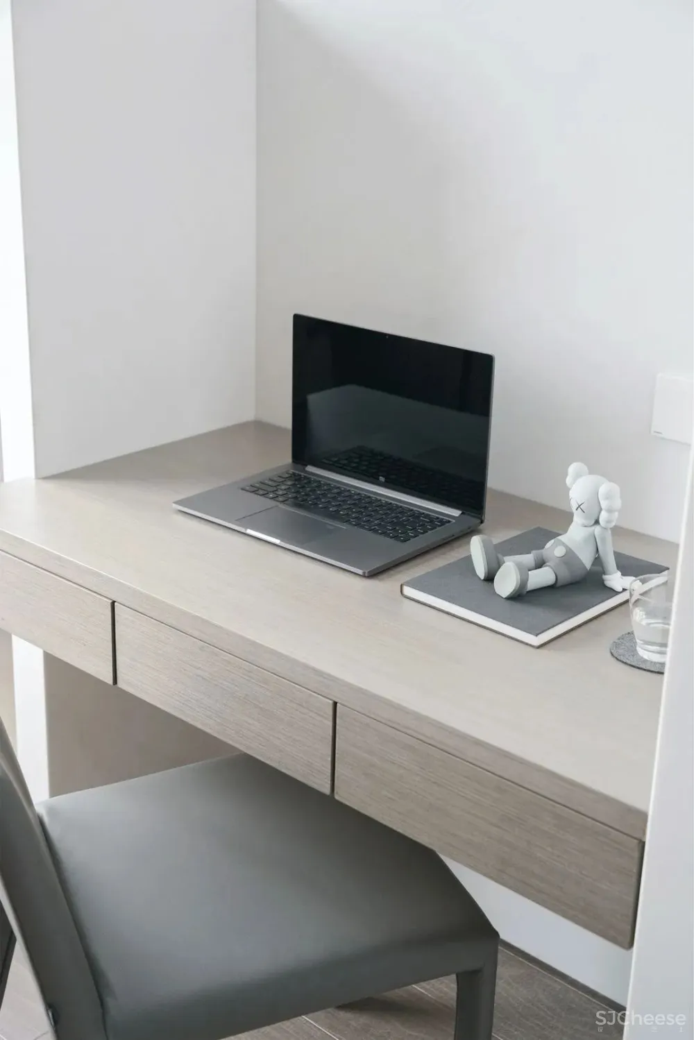 217㎡极简舒适家,纯粹即生活的平衡 缪茹