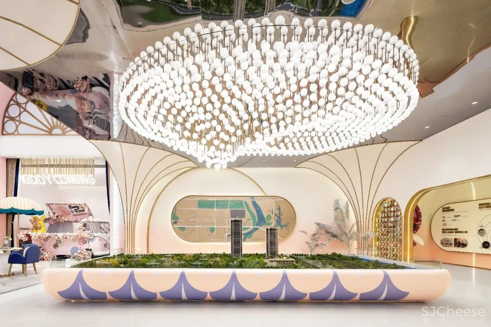 CLV赛拉维×旭辉:旋转的梦幻空间,唤回童心世界!