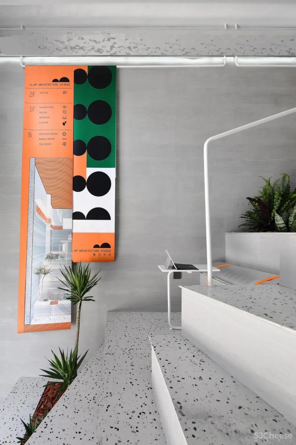 离宅半米 30平的工作室装12人,有植被还能办沙龙?