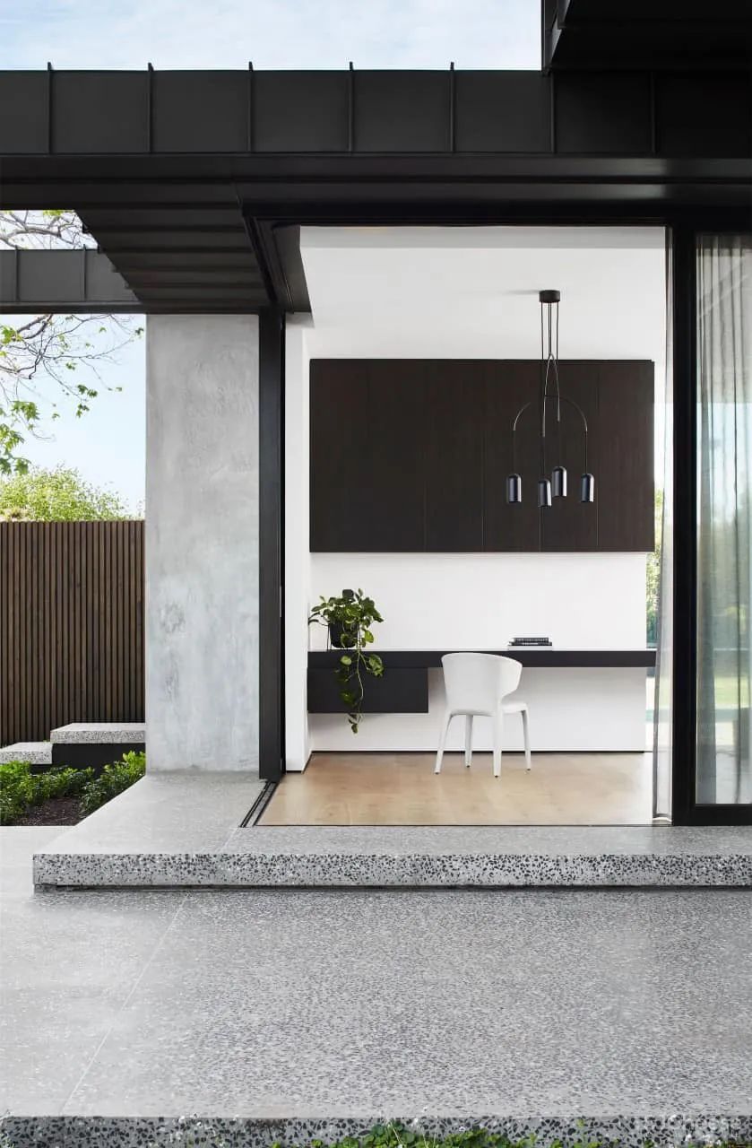 精致而富有细节的极简主义 Mckimm新作